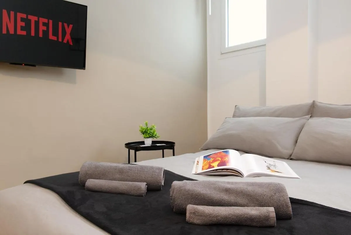 Luxhome Duomo - San Siro 10Min Milano 0*,  Italien