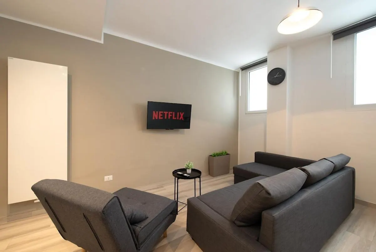 Luxhome Duomo - San Siro 10Min Milano Lägenhet